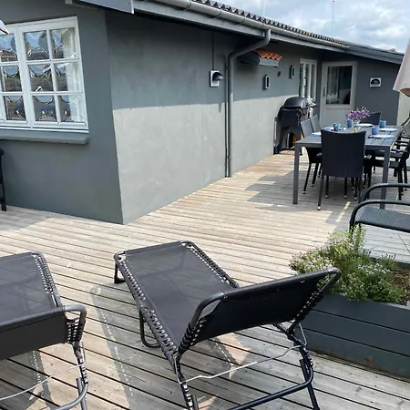 Feriehus Lovely Near Beautiful Bathing