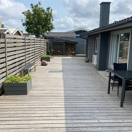 Дом отдыха Lovely Near Beautiful Bathing