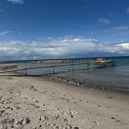 Lovely Near Beautiful Bathing Semesterbostad