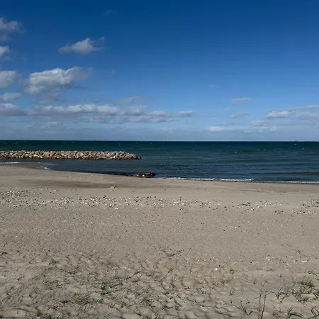 Semesterbostad Lovely Near Beautiful Bathing *